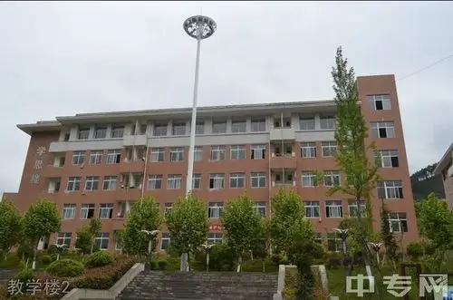 贵州贵定中学校园图片,环境怎么样?