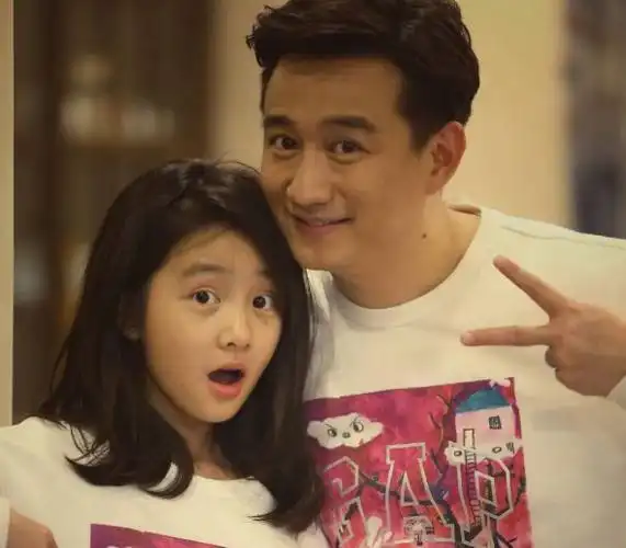 黄磊鼓励张子枫享受人生有意让女儿上向往网友爹味十足