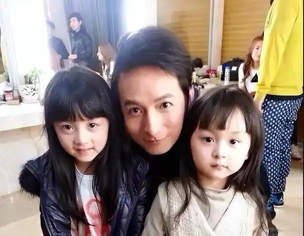 刘楚恬2岁出道年入百万因长相甜美遭禁止整容现在长成啥样