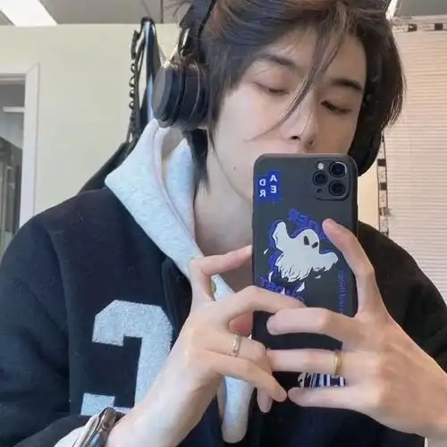 小众风格男生头像