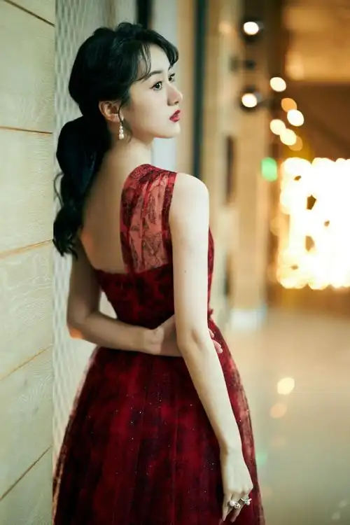 袁冰妍红色亮片单肩裙性感写真图片410