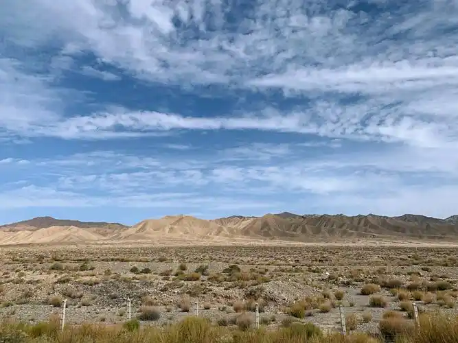 day3,9月7日,大柴旦翡翠湖. 路上风景,无人区,盐碱地,一种苍凉的美.