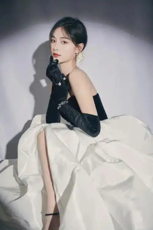 许佳琪抹胸长裙