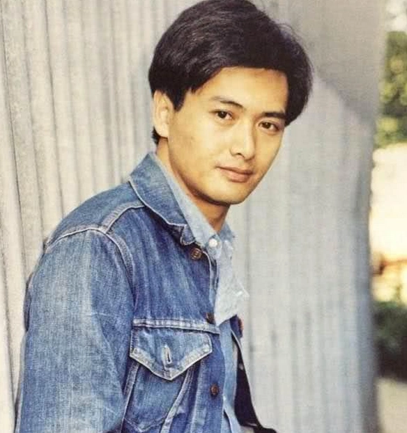 五位老明星旧照曝光,在那个没有ps的年代,潘长江竟然也这么帅?