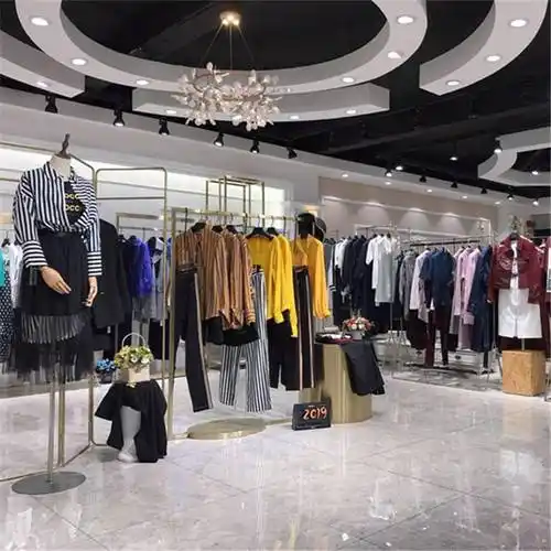 ***女装折扣店品牌有什么我爱露露20春广州尾货批发市场找三荟