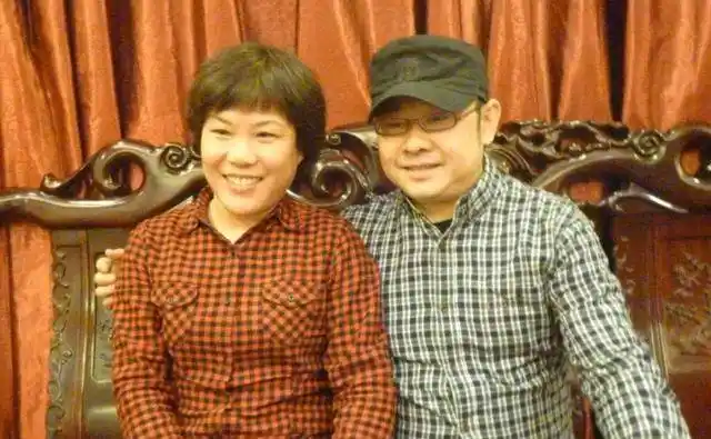 低调25年,刀郎隐藏多年的二婚妻子,竟是我们熟悉的她_音乐_生活_女儿