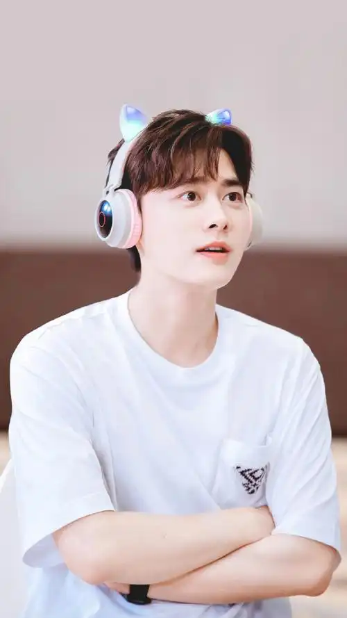 嗷呜 可爱猫猫 抱@李易峰 [抱一抱] #李.