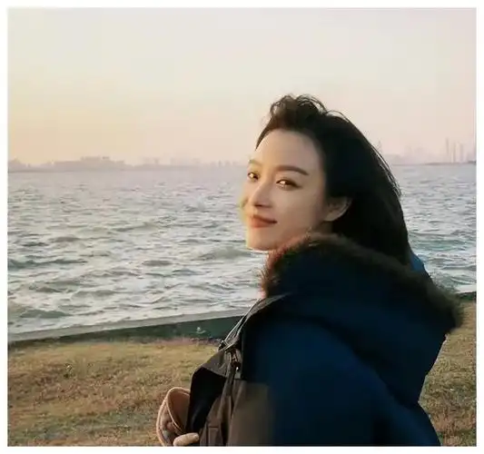 倪妮这张照片迷人气质越发深厚让人愈加着迷