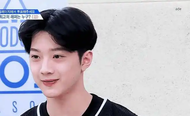 赖冠霖发动经典治愈笑容技能每一天都沉浸在奶罐笑容里