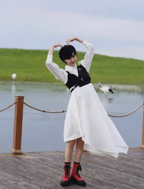 郁可唯也太时髦了!