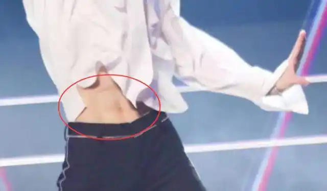 蔡徐坤不再"娘炮",看见他健身和八块"腹肌",粉丝:不淡定了