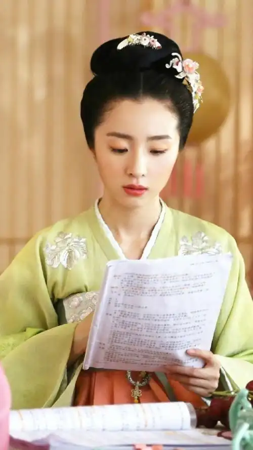 柜中美人 黄轻风 胡冰卿