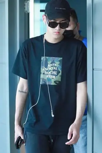 吴亦凡明星同款短袖男女t恤夏季情侣衣服宽松韩版潮流夏装应援服