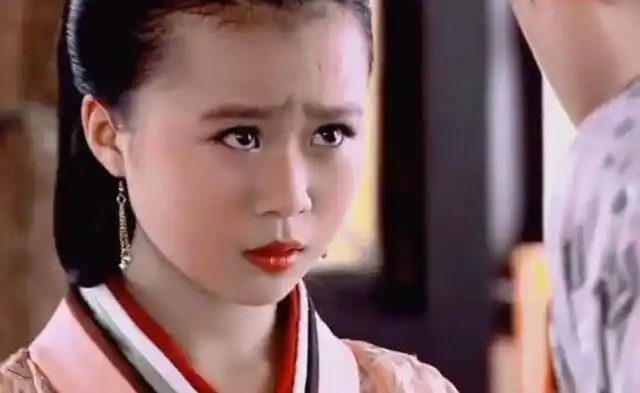 七岁那年,她接过很多电视剧和电影,虽然都是些小角色,但她在这一角色