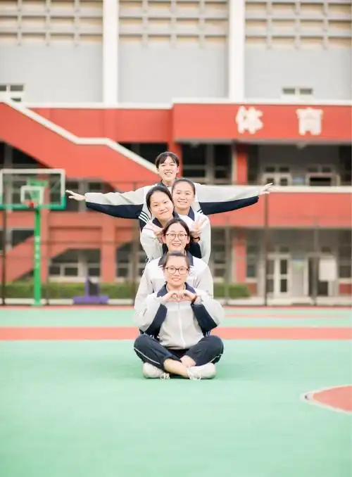 摆好姿势做集体照中最靓的崽多人集体可爱俏皮魔性拍照pose换pose摆拍