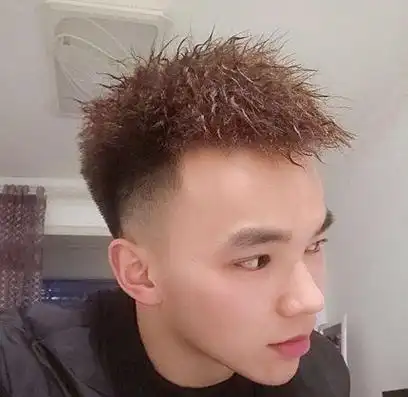 据说男生锡纸烫今年很时尚2019最新款锡纸烫发型高级又帅气