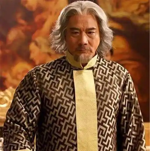 70岁徐少强满头白发仍在为10岁幼子打拼,自称有人找就拍永不言退_香港