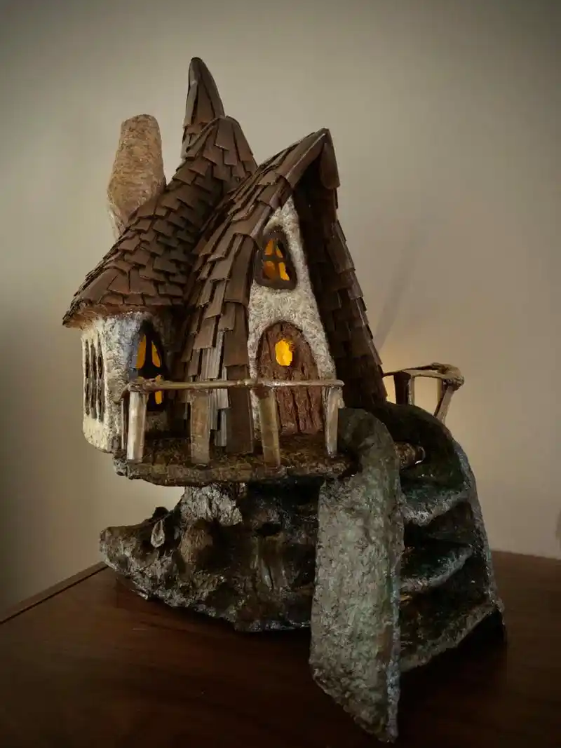 纸箱diy废物利用手工制作 精灵树屋 做做停停,用了一个多月终于做好了