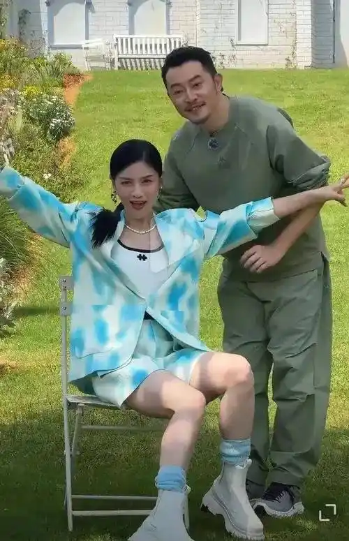 46岁演员沙溢晒近照瘦回白展堂,胡可:一辈子没见过他这样!