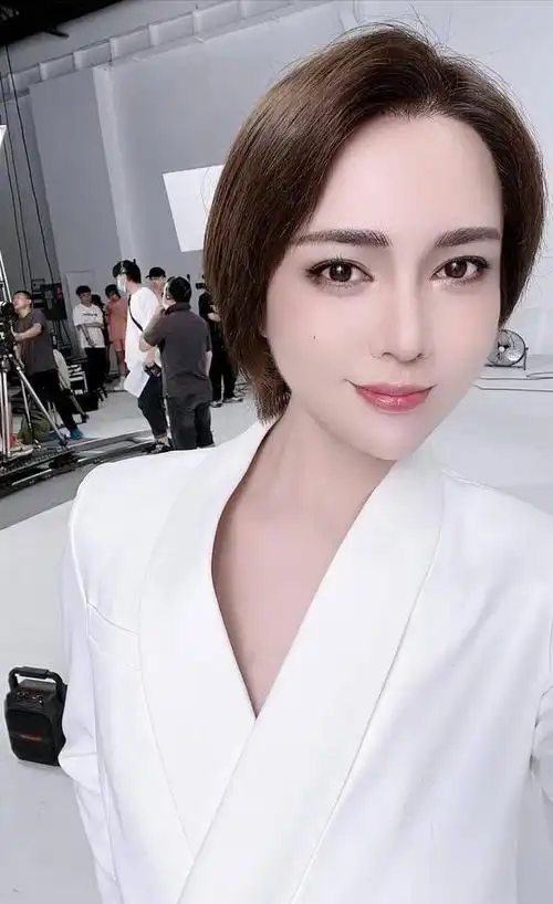 汤珈铖:被抑郁症折磨的富豪家族"黑狗",那些消失网络的日子