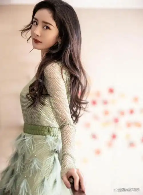 杨幂活动照再次曝光