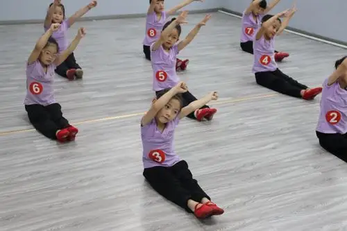 思高教育少儿培训中心—小学生中国舞蹈班正在火热报名中!