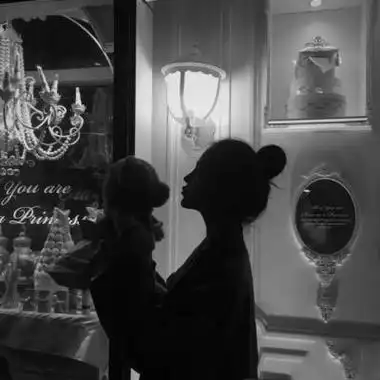 最新黑白头像女生冷酷霸气