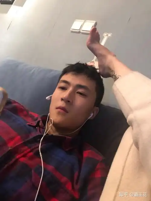 有一个很帅的男朋友是什么体验?