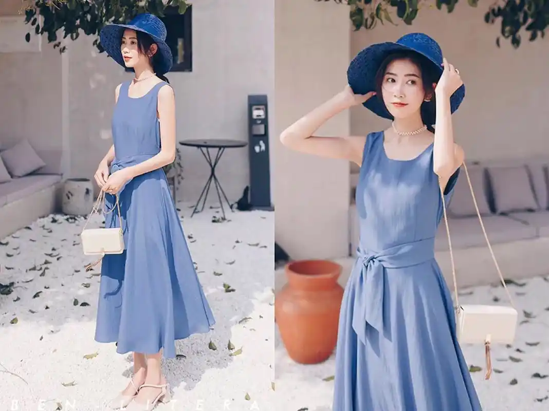 夏天很流行穿"蓝色连衣裙",搭配这4双鞋子,显白又好看!