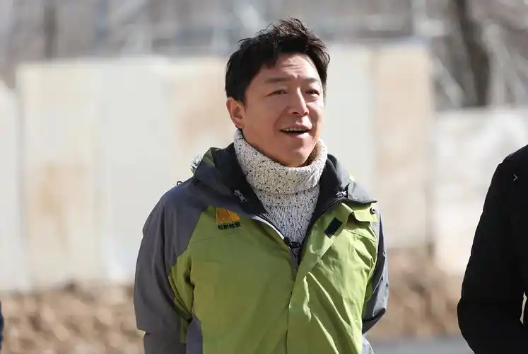 人帅心善的黄渤竟在青海省湟中县也成了妥妥c位