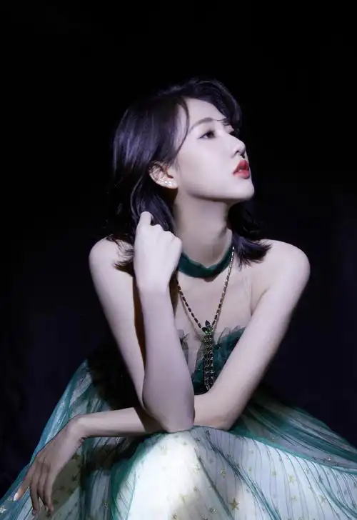 弦子流光大片写真图片[8/8]_明星_美桌网