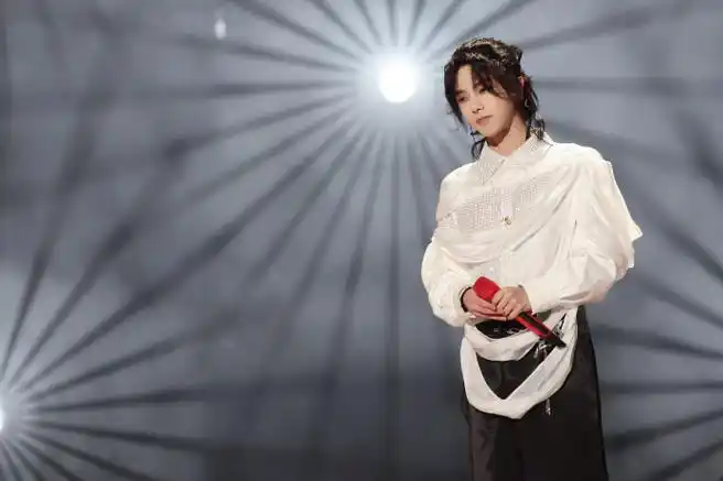 华晨宇十年长红流量浮标##华晨宇年度榜样歌手