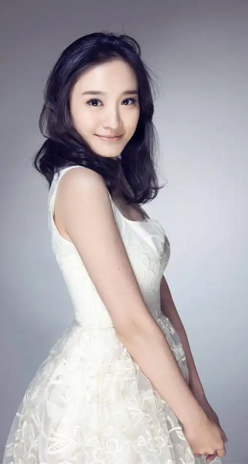 首页 手机壁纸 美女 林好清纯写真高清手机壁纸744*1