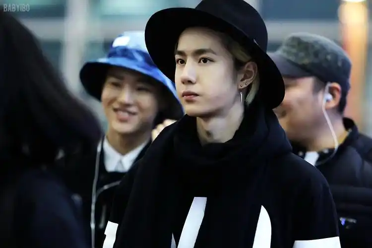 uniq王一博 机场