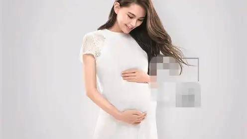 昆凌二胎孕照曝光 7个月大肚抢镜双臂纤细