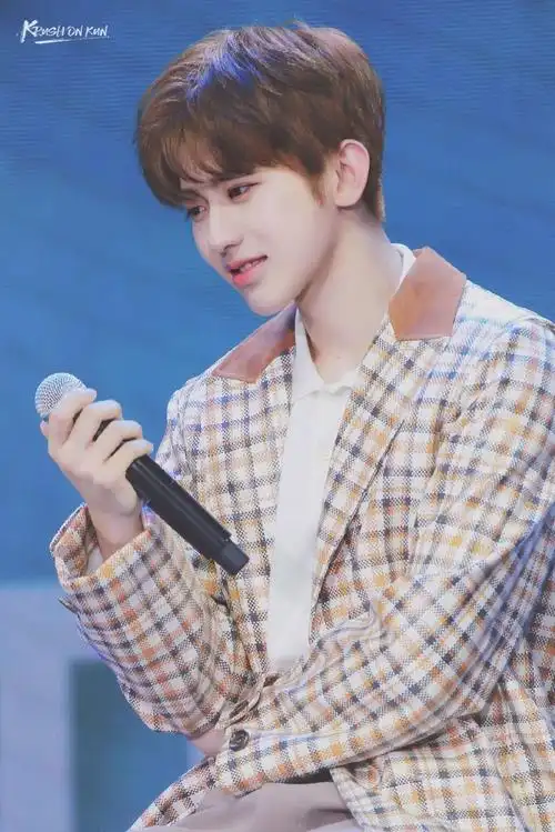 蔡徐坤#||#蔡徐坤新歌afterglow#    有人问,这一生山长水阔  是什么