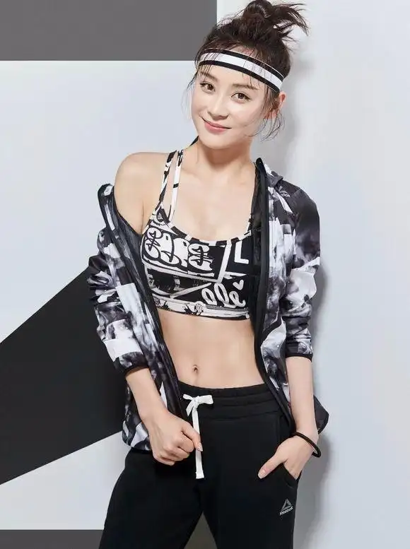 马甲线女王袁姗姗秀健身照大长腿逆天