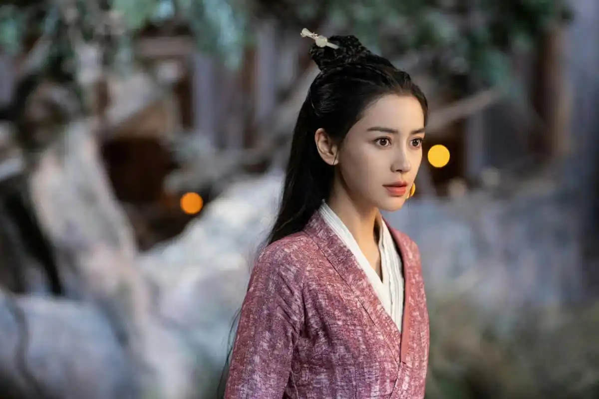 怎么感觉angelababy的古装演技表情都是一样?