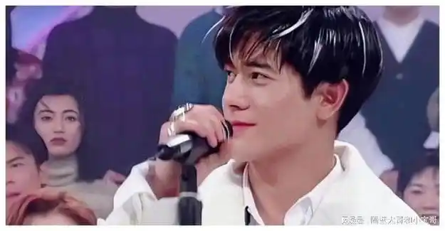 港乐:被"黑帮"惊吓的乌龙,与郭富城的"炸街"生涯