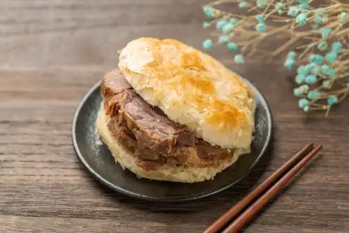 营养美食烧饼夹牛肉特写