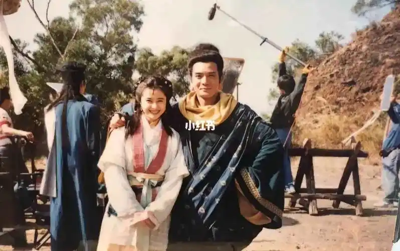 王语嫣  这个角色美到哭,虽然最喜欢的还是#鸠摩智  智爷哈哈哈埂啊