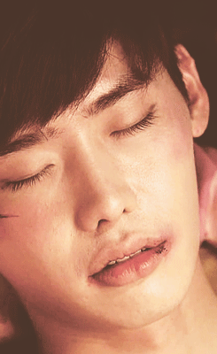 帅哥gif昏迷gif受伤gif