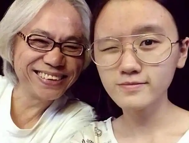 回顾爷孙恋现状曝光26岁林靖恩脸上已无笑容她后悔吗