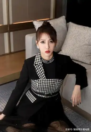 弦子:歌声优美,动人心弦