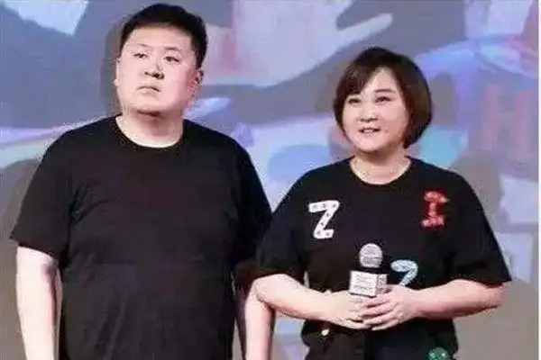 贾玲隐婚6年的丈夫曝光,是一位公认的才子,而且两人夫妻相十足