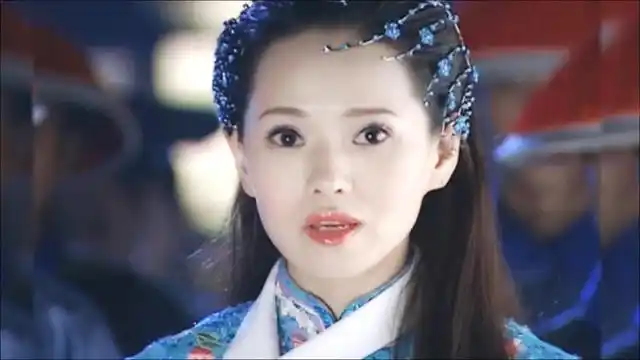 小时候觉得这宠妃又坏又嚣张,长大才发现她也是可怜人【伊能静】