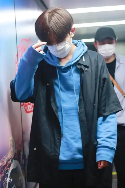 易烊千玺同款衣服潮男男女春秋秋季宽松韩版卫衣