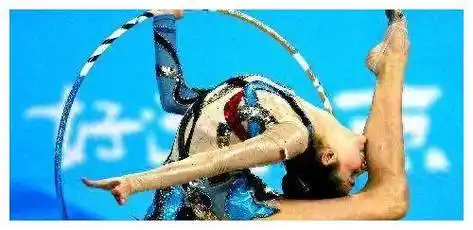 胡兵的腹肌,彭于晏的胸,黄立行的屁股,这些"老男人"也太顶了_科比