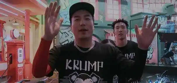 原创街舞3仅剩3名krumper张艺兴皱眉担心亲自下场示范狂派舞