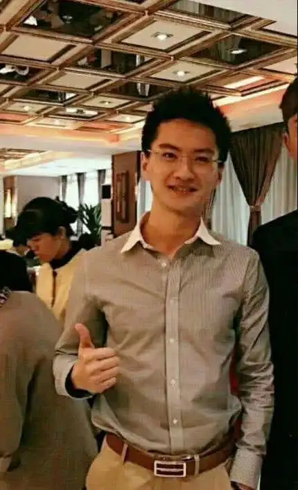 李瑞在《快乐星球1》中饰演男主丁凯乐,是一个胆小,怯懦,有虚荣心,在